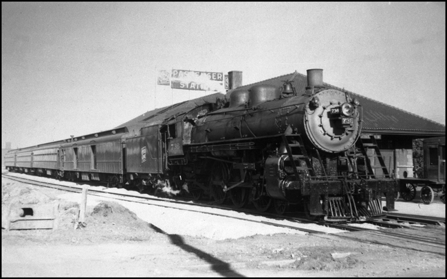 SOO Train #62 with SOO 736 at Superior, WI.