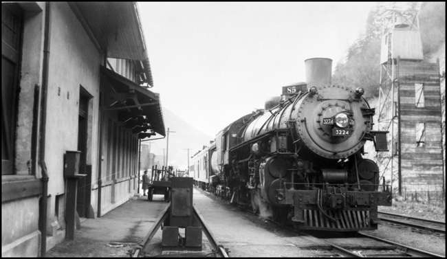 UP Train #85 with UP 3224 stopped at Wallace, ID.