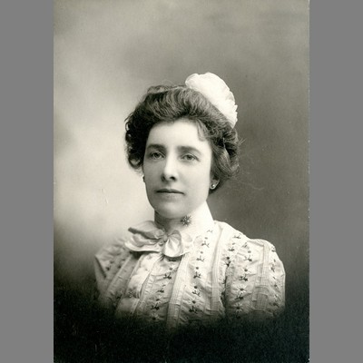Emma Shideler Hamilton,1900