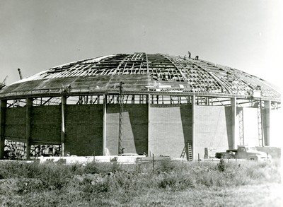 Roof construction on the Brick Breeden Fieldhouse, 1956