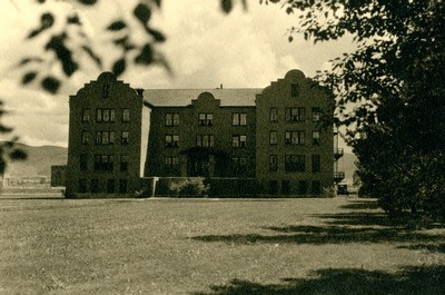 Front entrance of Hamilton Hall