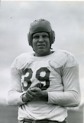 Newell Berg, 1940-1941 football team