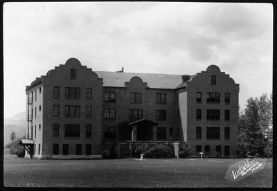Front of Hamilton Hall