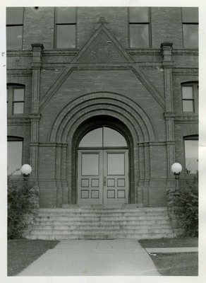 Montana Hall, north entrance, 1940