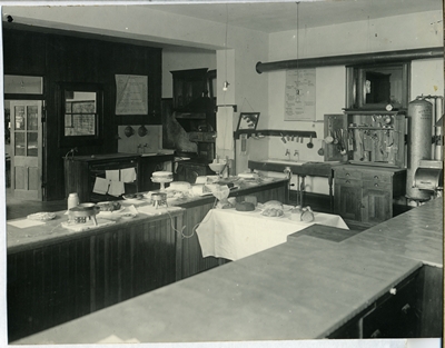 Baked goods at the domestic science lab, 1905
