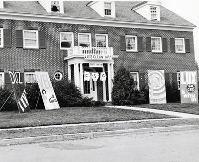 Alpha Omicron Pi, Homecoming