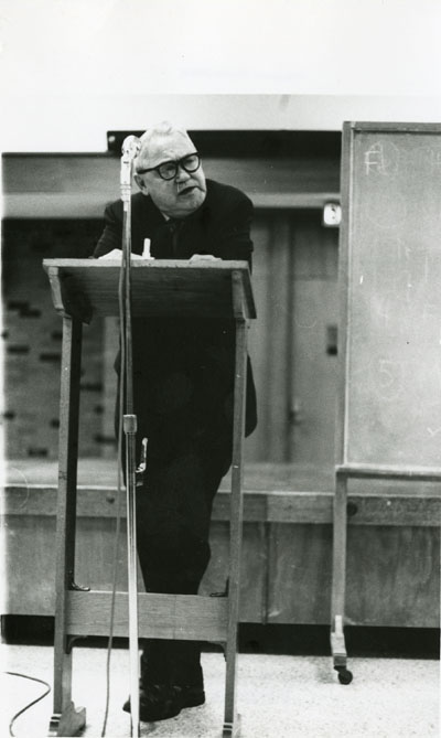 Henry Steele Commager standing at a podium, 1970