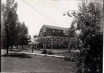 Dairy Barn, 1910