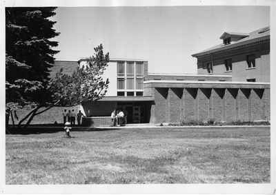 Linfield Hall South Wing With Students