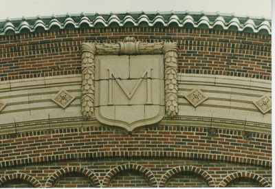 Romney "M"
