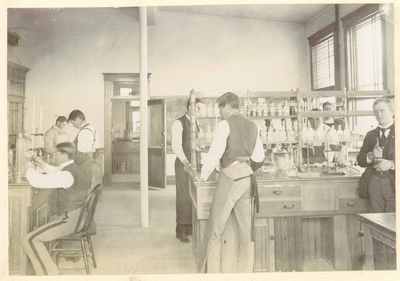 Students in chemistry lab