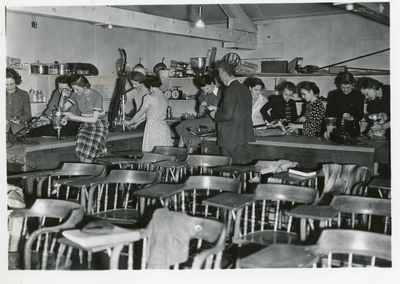 Female students in a Household Mechanics class, 1940s