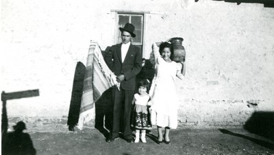 Roberto Hernandez and Family, Mexican Colony, Billings, MT