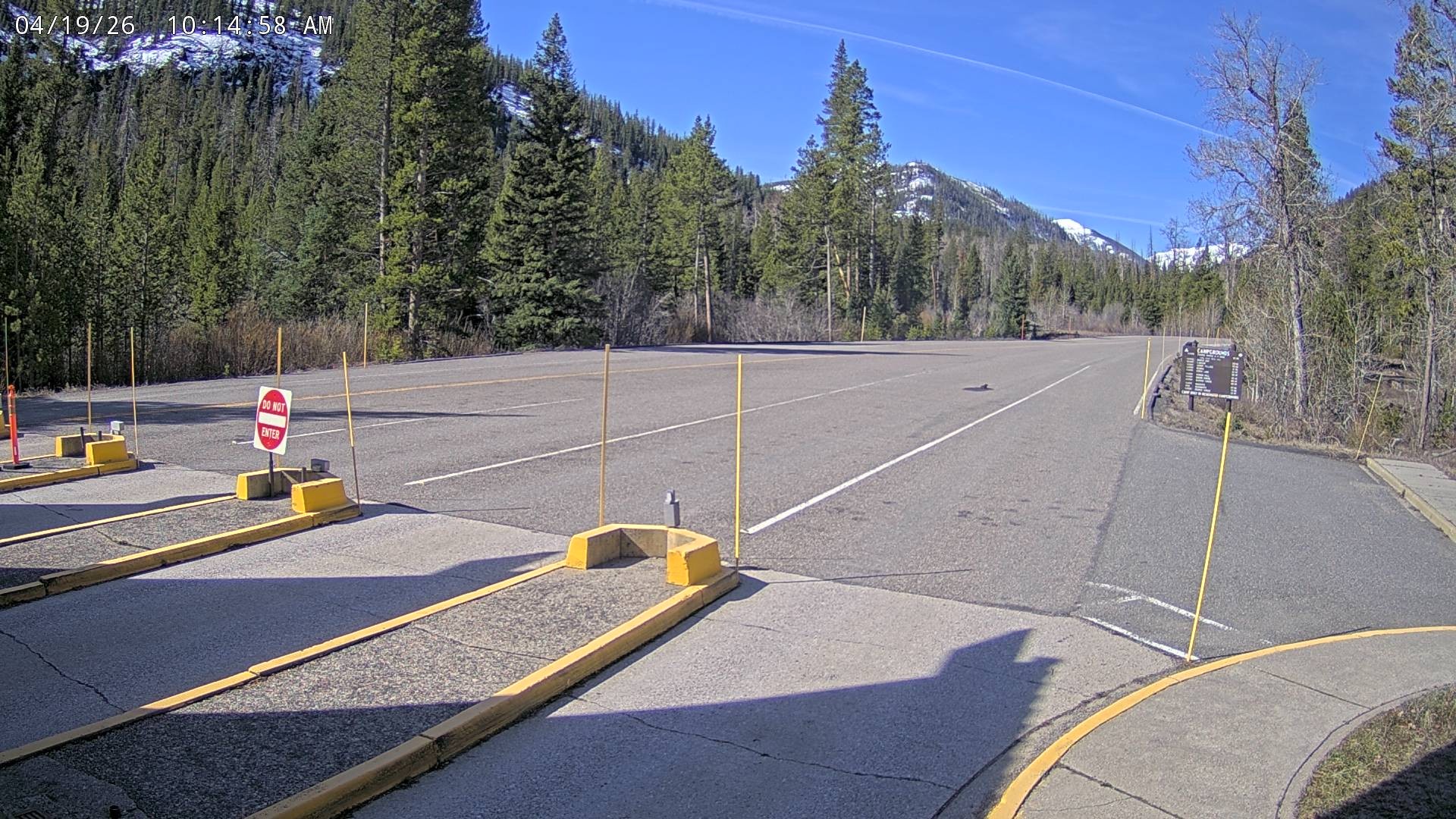 Yellowstone National Park East Entrance Into Park