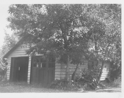 Louis Spain Residence - Garage