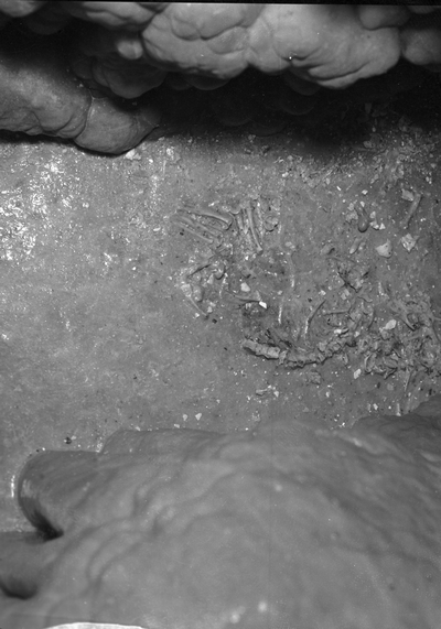 Rock formations in caverns (negative only)