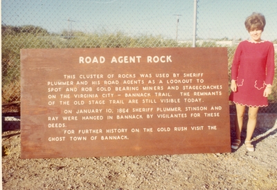 Road Agent Rock sign