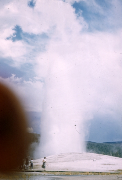 Yellowstone National Park - Geyser