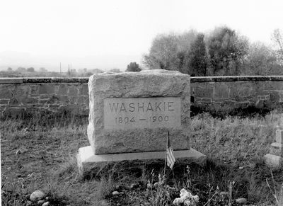 the grave of Wahakie