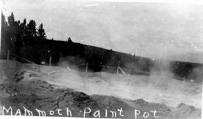 Yellowstone National Park - Mammoth Paint Pot