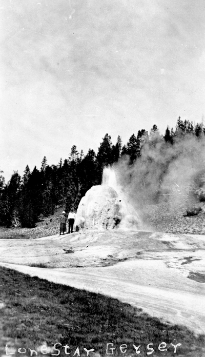 Yellowstone National Park - Lone Star Geyser