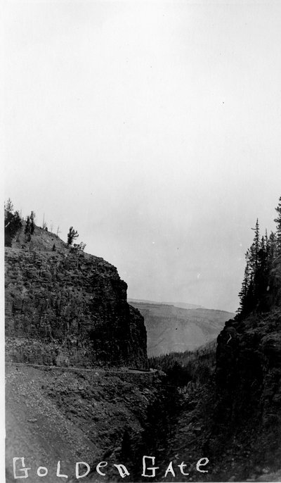 Yellowstone National Park - Golden Gate