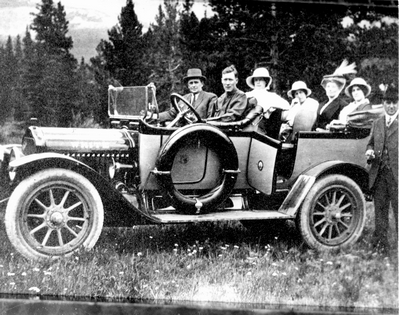 Touring car with passengers - Carter County, Montana -