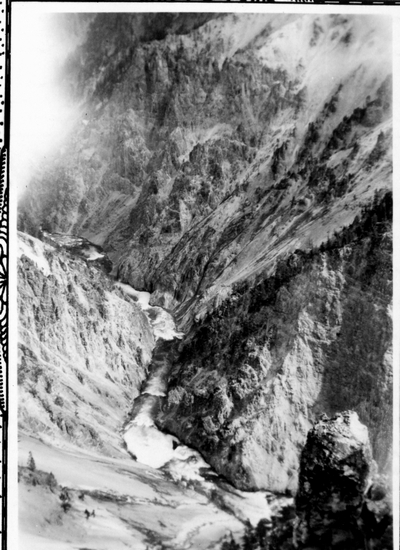 canyon of the Yellowstone - Yellowstone Park