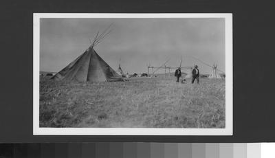 Black and white photo of the Rabbit Lodge, Belly Run, Alberta, 1927