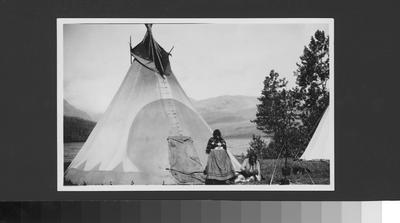 Kutenai Lodges: Tipis