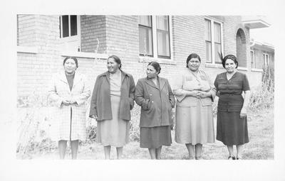 Photo of Nannie Ute, Rena Little, Ms. Helmer Ute, Suzette Wagon and Nora Spanish, North Plains Craft Association