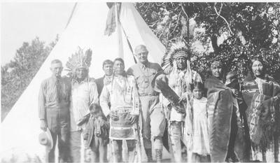 James Willard Schultz - Indians and Major Gotshall: Friends