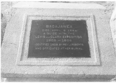 Photo of a memorial plaque for Sacajawea, 1949