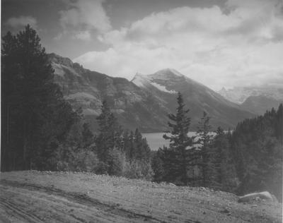 Waterton Lakes National Park: Akamina Pass - Sofa and Goat Mountains