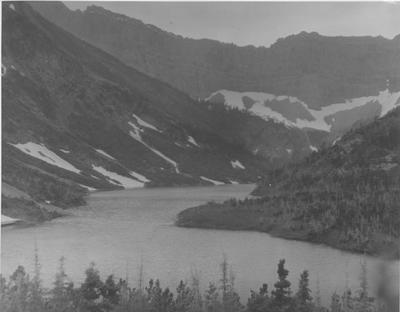 Waterton Lakes National Park: Lake Bertha Surrounded by Mountains